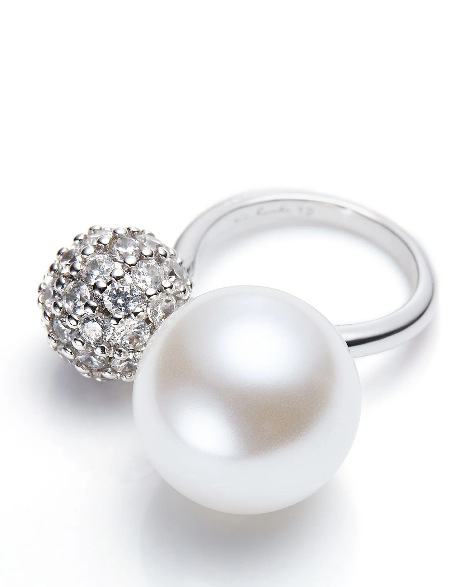 Evie Pearl Ring - Image 3